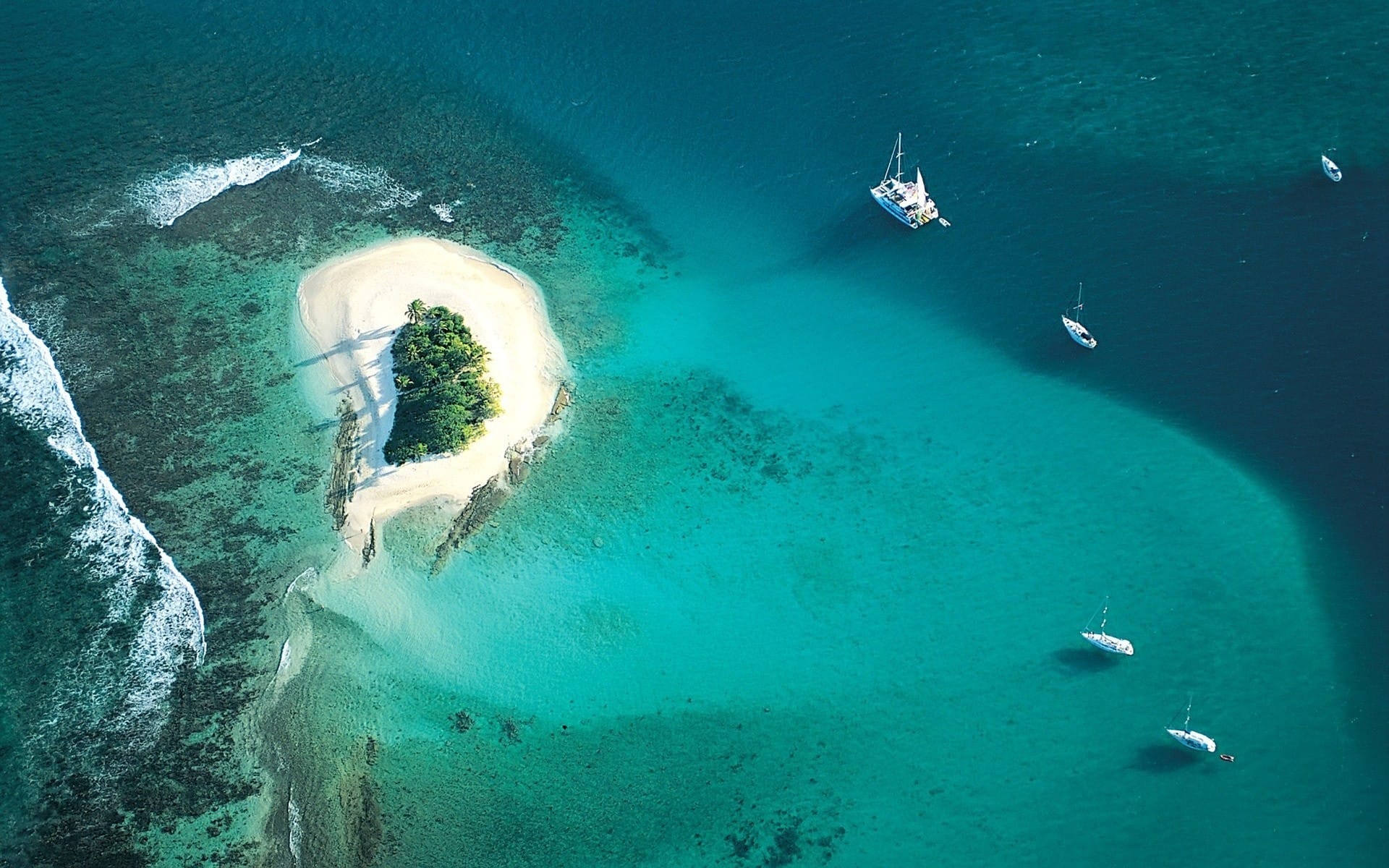 美丽海岛生机勃勃唯美风景图片壁纸