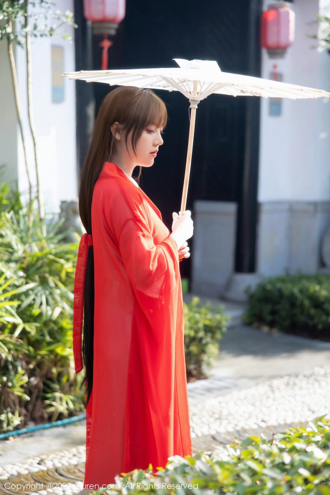 模特豆瓣酱红色古装服饰演绎唐朝风韵性感写真
