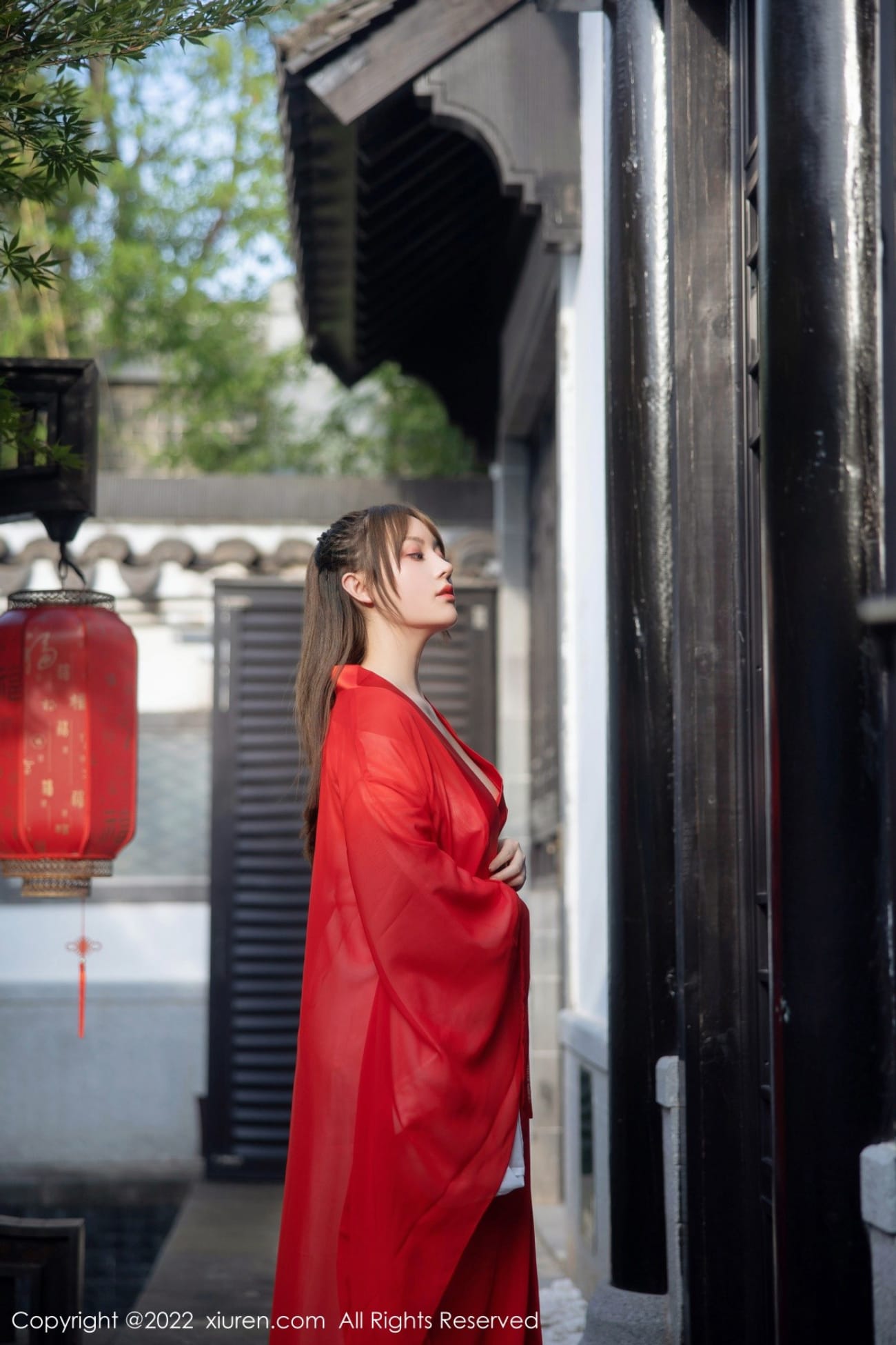 模特豆瓣酱红色古装服饰演绎唐朝风韵性感写真