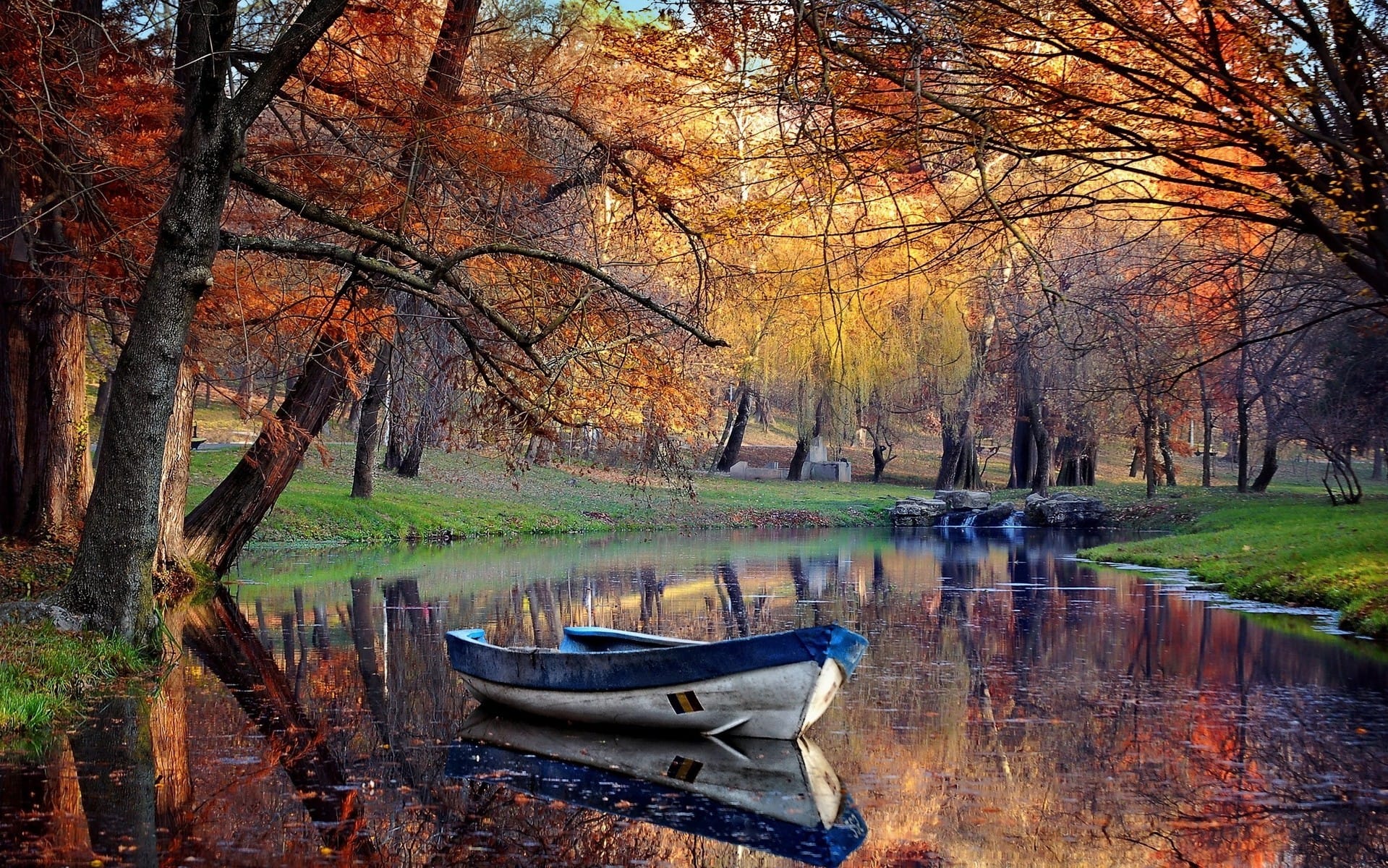 湖边晚霞各式小船绝色风景如诗如画图片壁纸