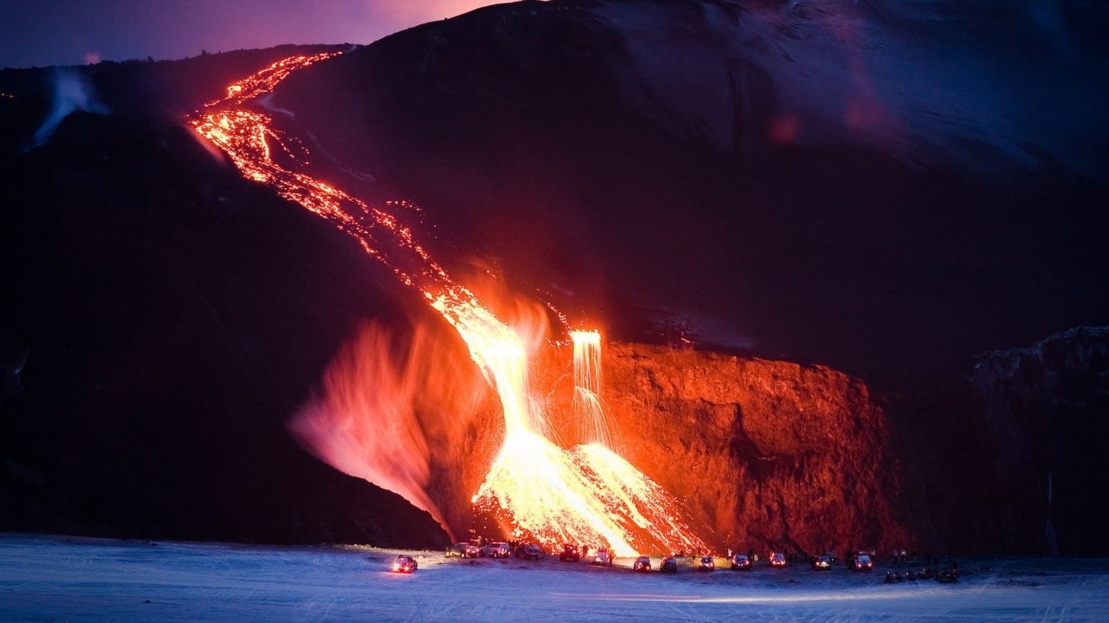唯美好看的火山爆发图片壁纸