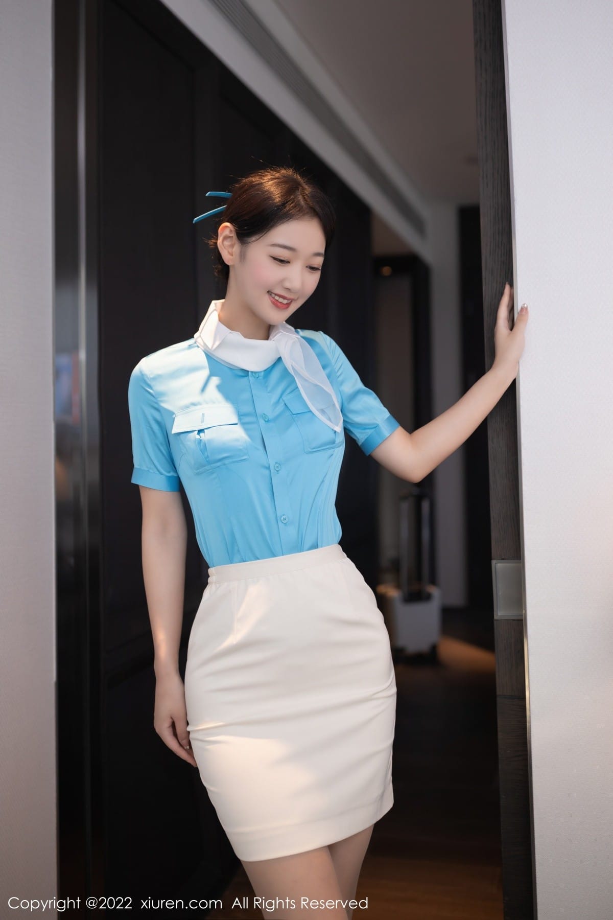 美女模特唐安琪天蓝色空姐制服搭配原色丝袜写真