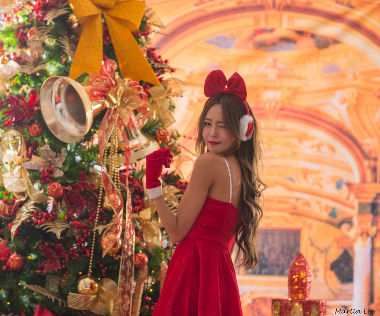 Winnie小雪圣诞节喜庆服饰搭配黑丝系列写真