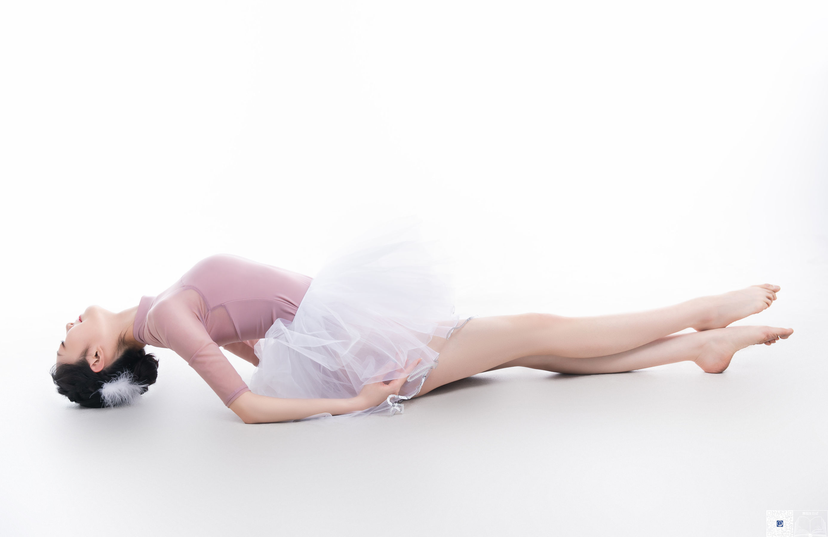 GALLI嘉丽鱼子粉色连体蕾丝服饰舞蹈生日记主题唯美写真