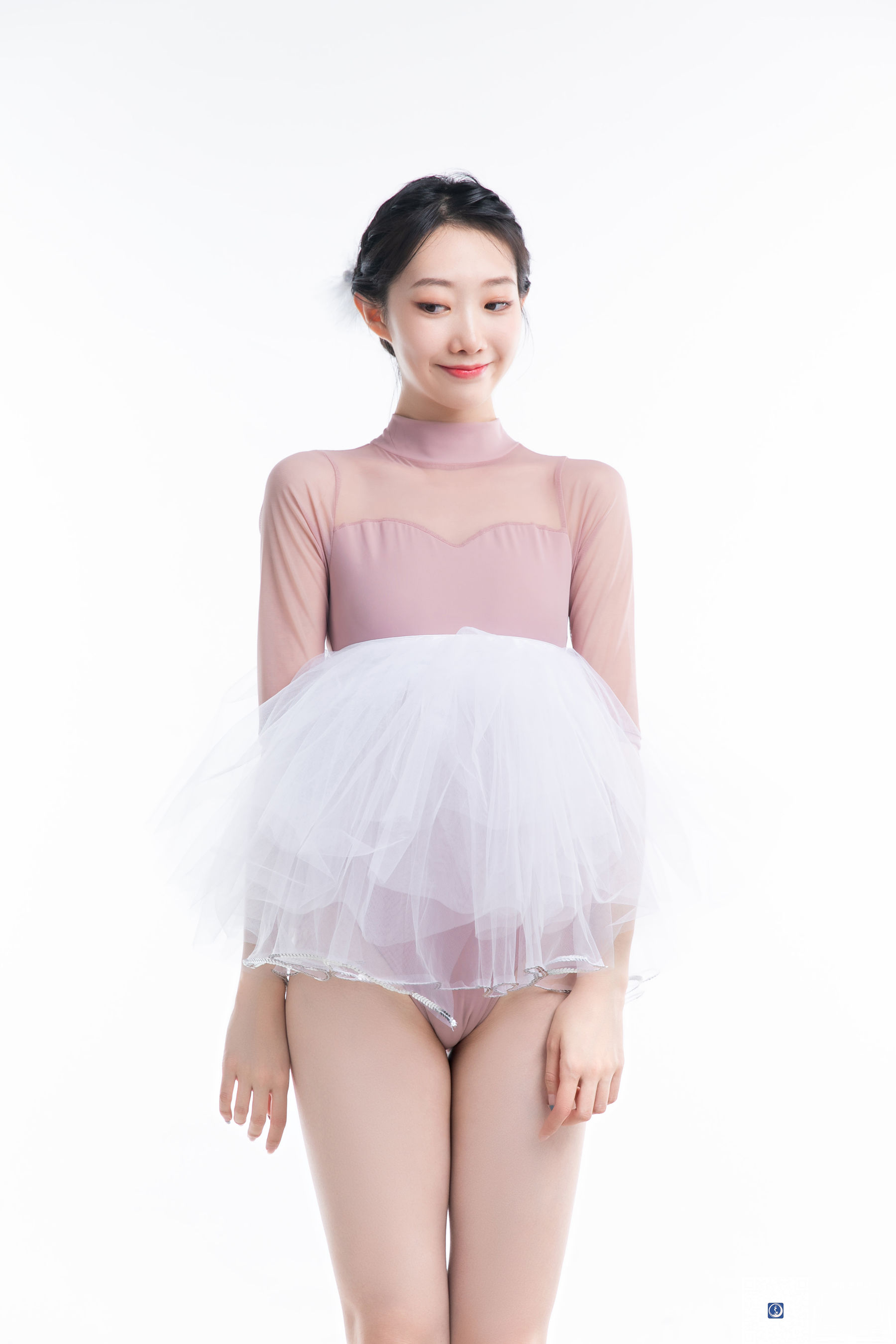 GALLI嘉丽鱼子粉色连体蕾丝服饰舞蹈生日记主题唯美写真