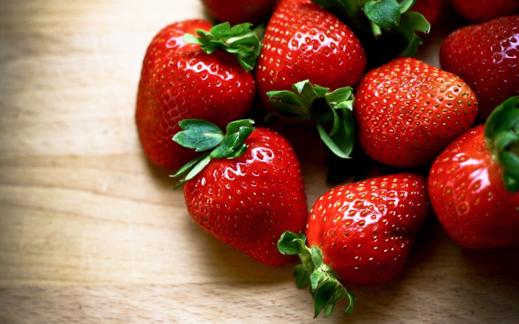 红润可口的草莓