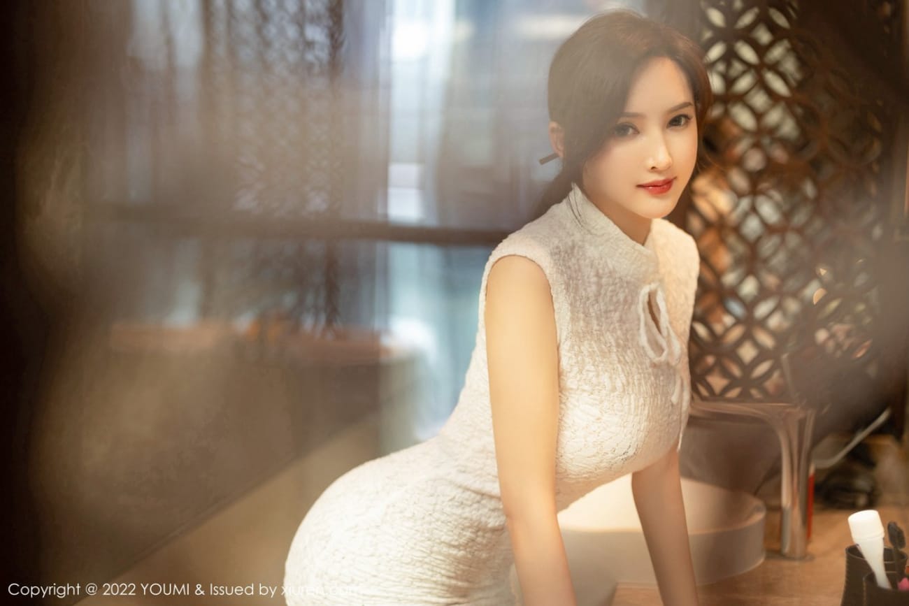 周妍希白色旗袍搭配黑丝魅惑系列私房写真