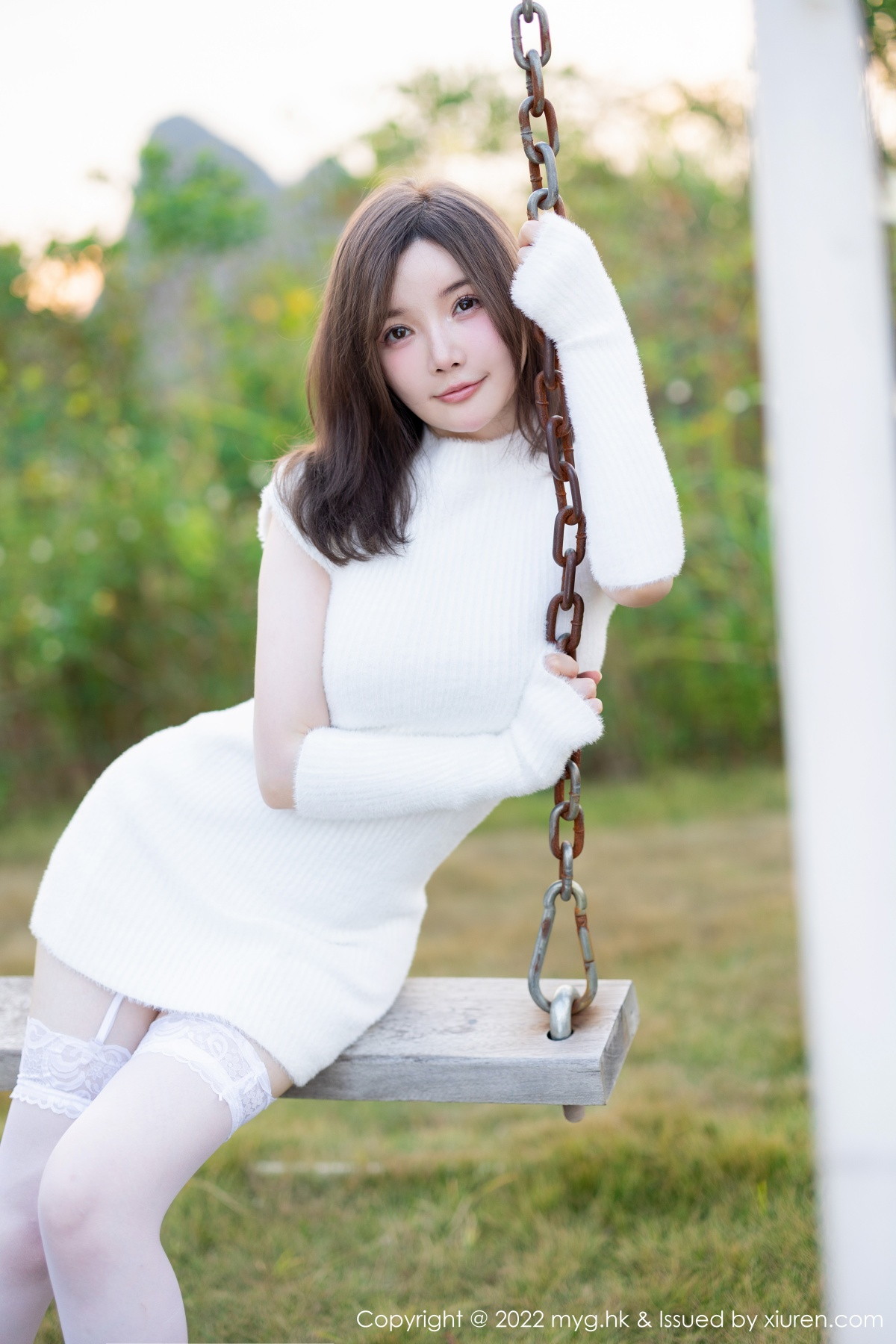 糯美子Mini白色连衣短裙绝佳身材心愿旅拍