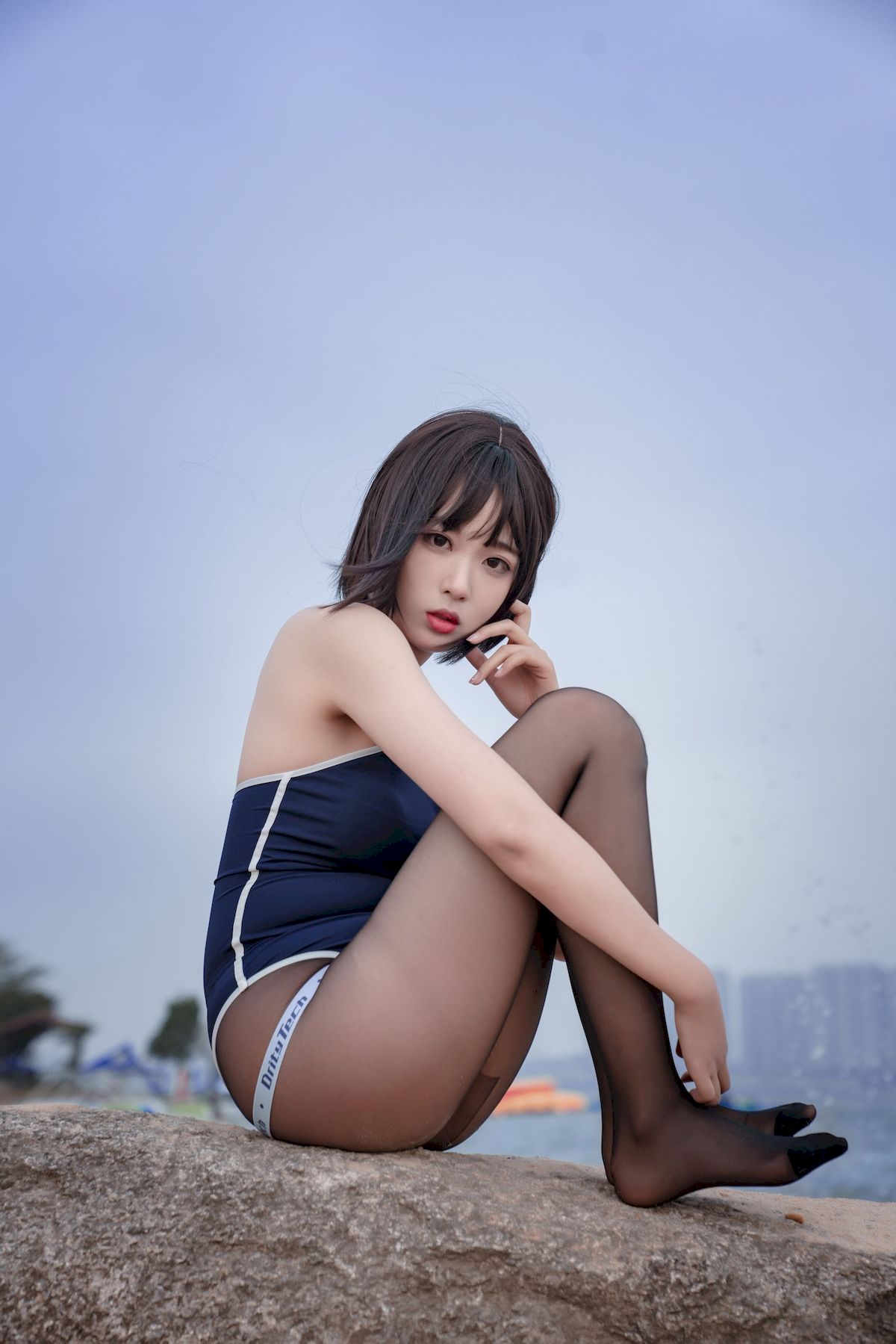 轩萧学姐黑丝美腿沙滩竞泳主题户外写真