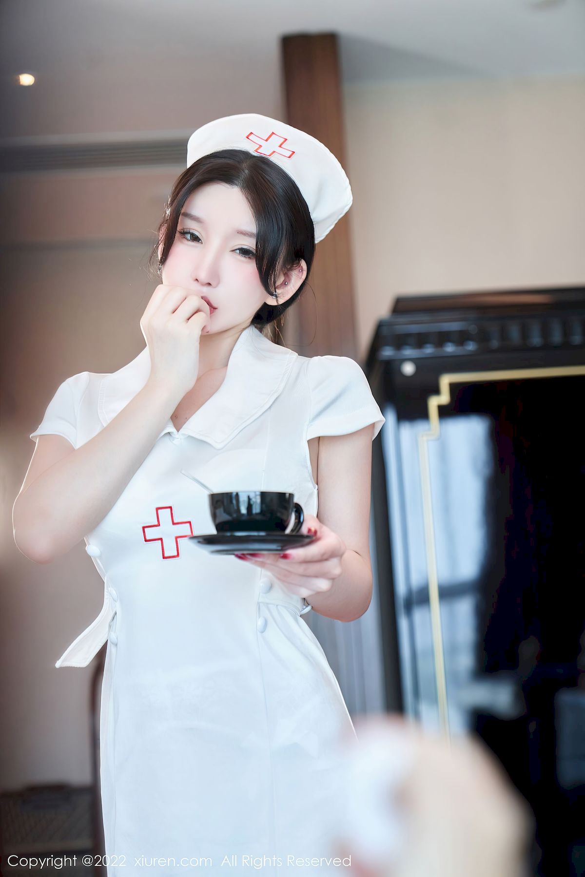 XiuRen-No.5267-利世-白护士服红色蕾丝内衣红丝袜 | 咔咔西三 | 高清美女写真图集