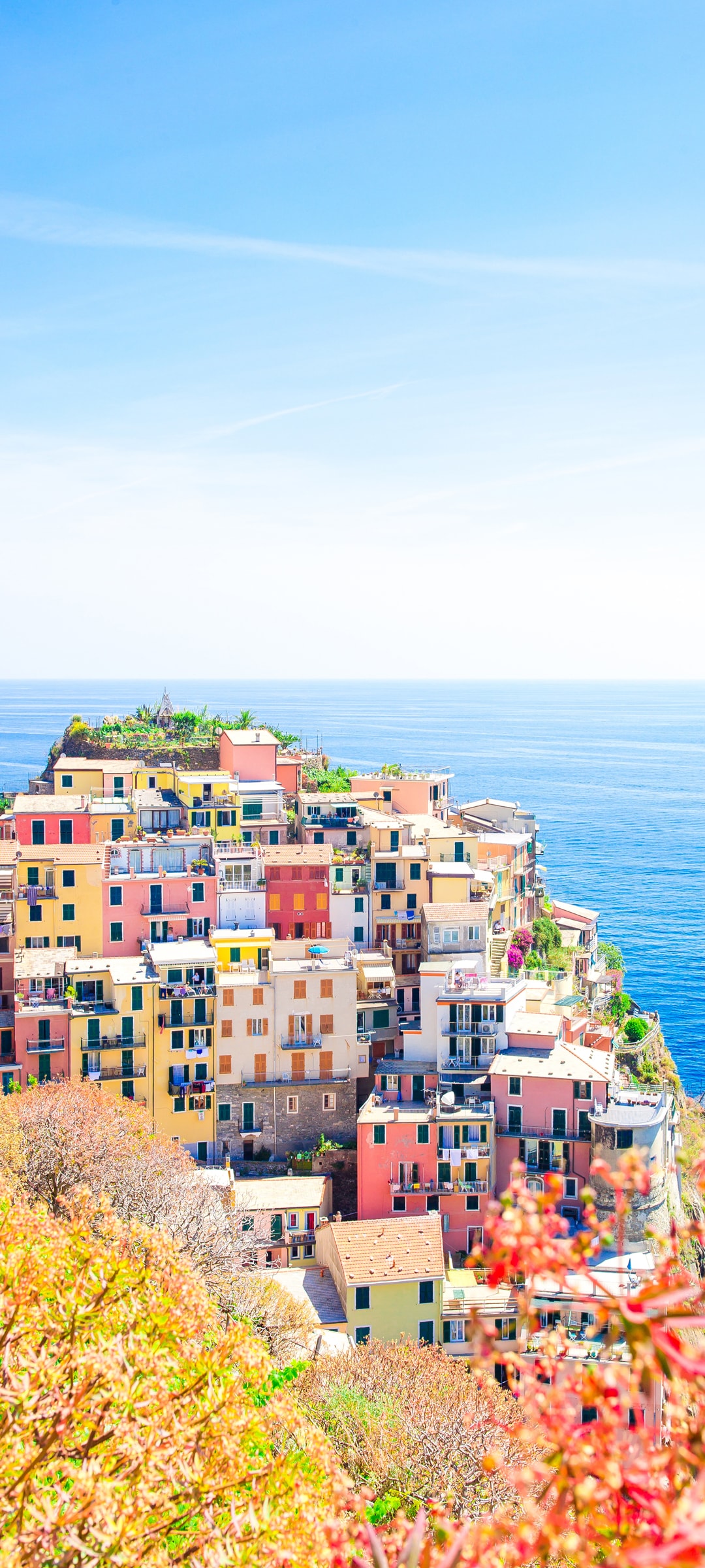 意大利五渔村特色大海边的彩色房子