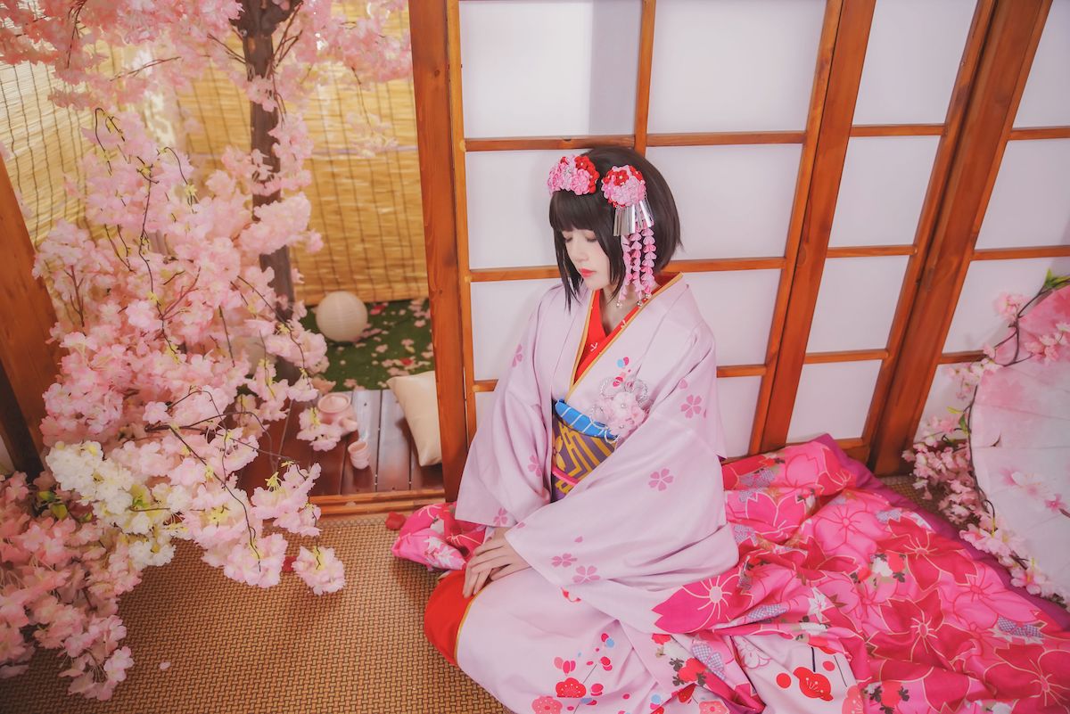 桜桃喵粉色和服COS路人女主加藤惠