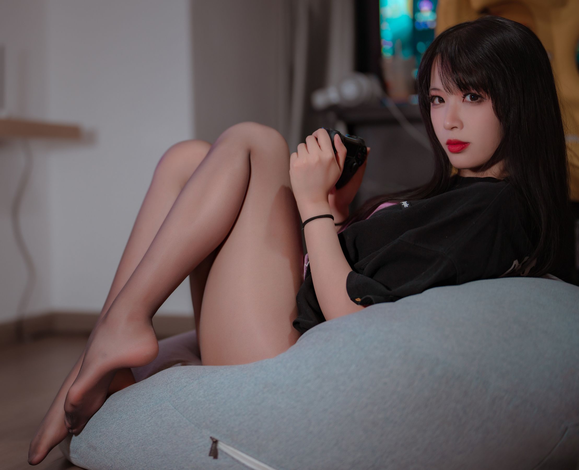 轩萧学姐 - 黑丝美腿绝色容颜游戏时间主题