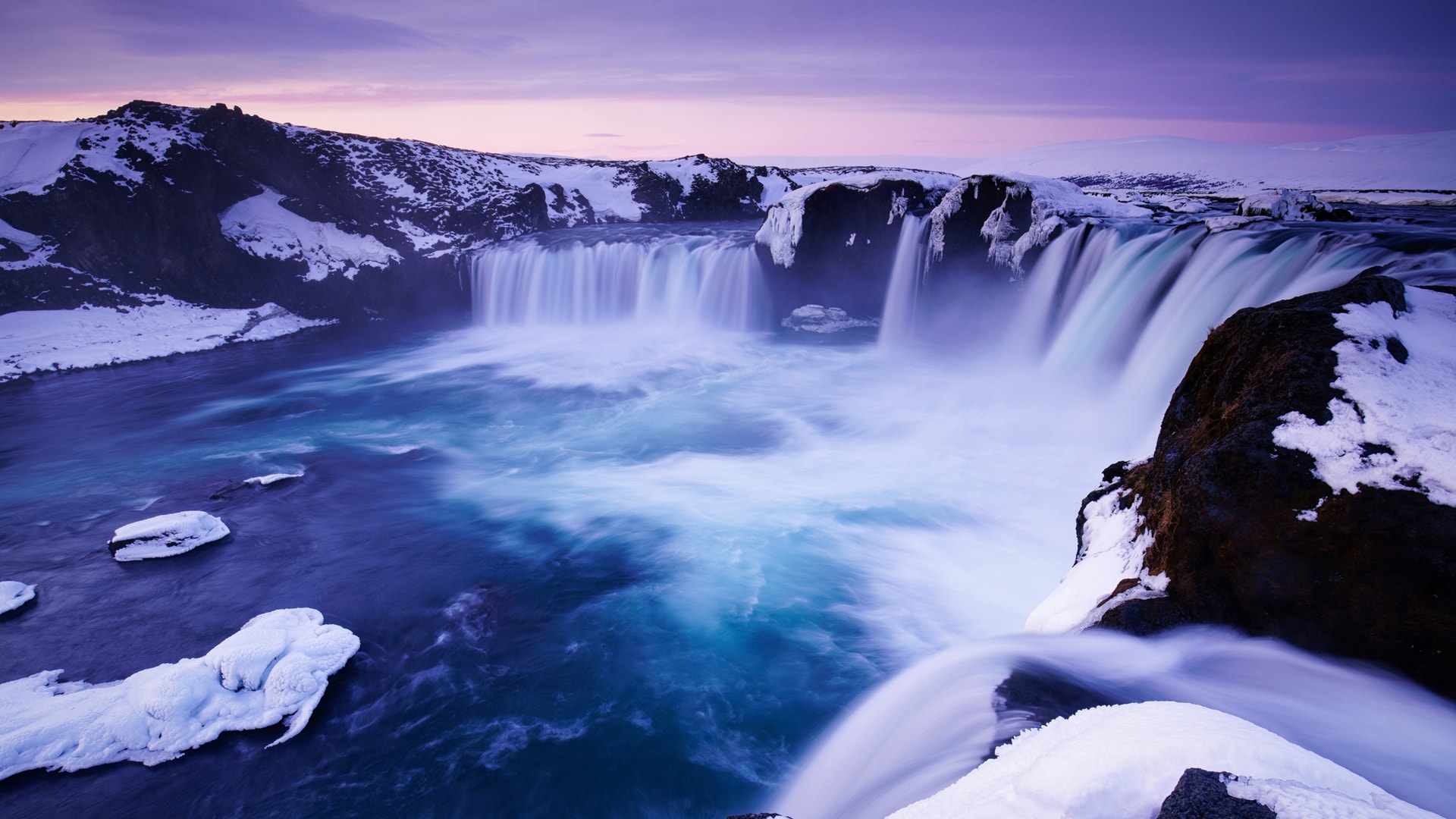 冰岛十大最美瀑布Godafoss众神瀑布