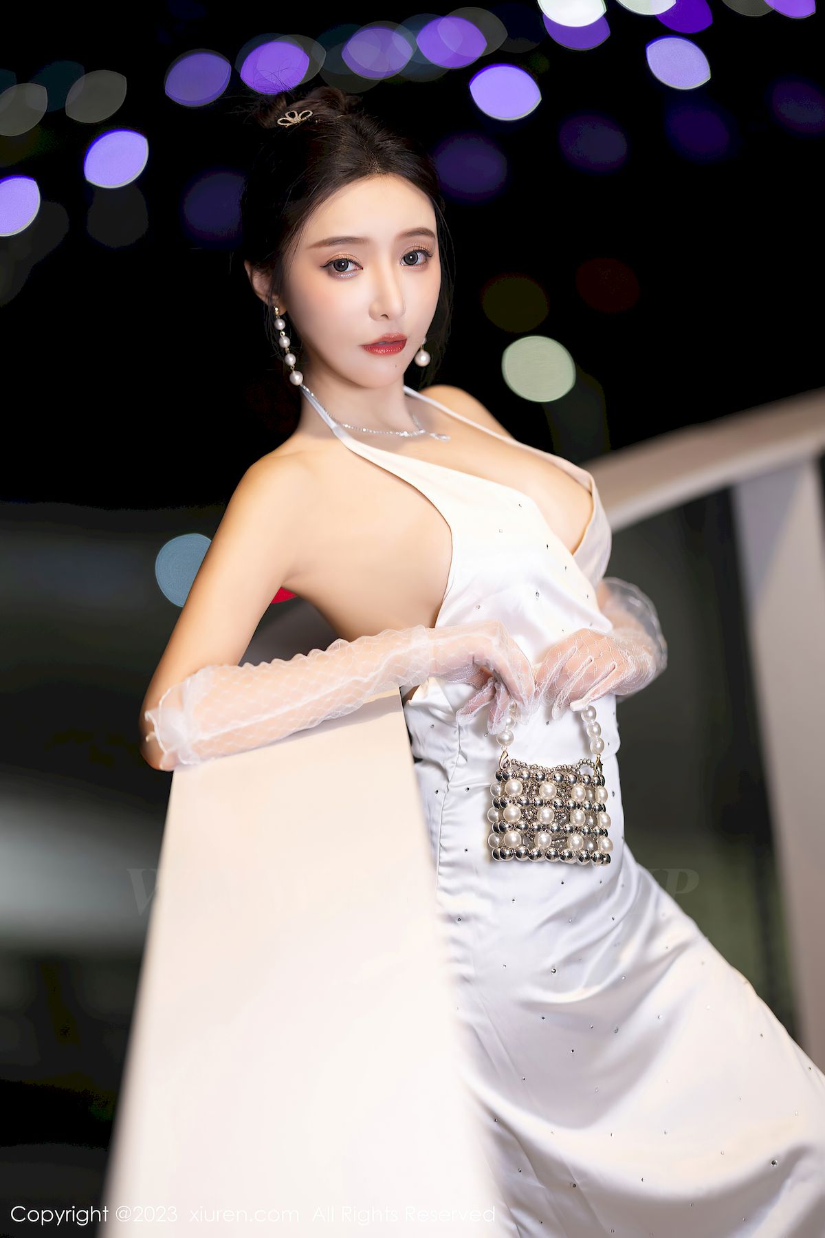 王馨瑶yanni白色礼裙白色高跟鞋安吉旅拍