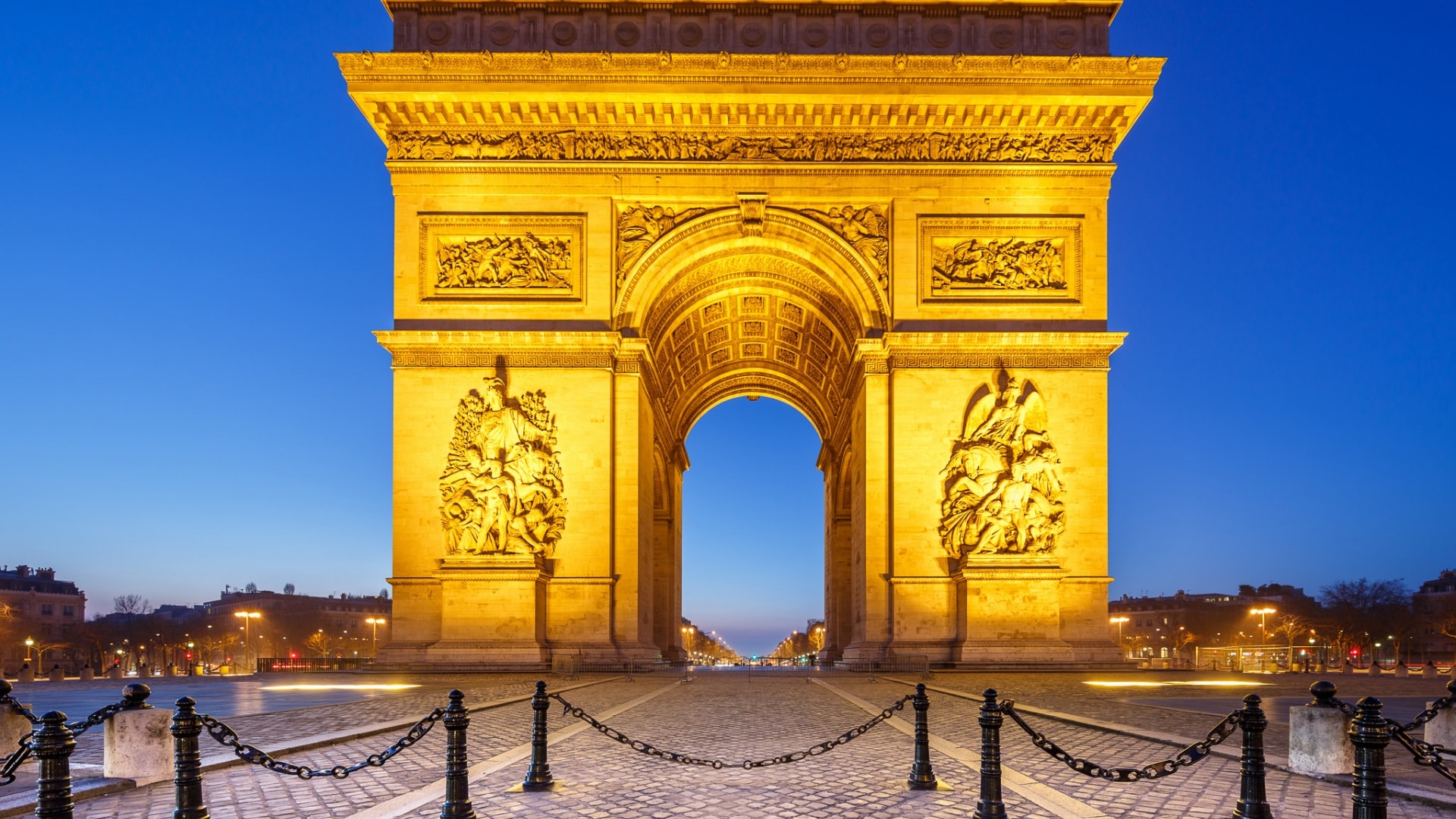 法国巴黎凯旋门广场夜晚迷人风景