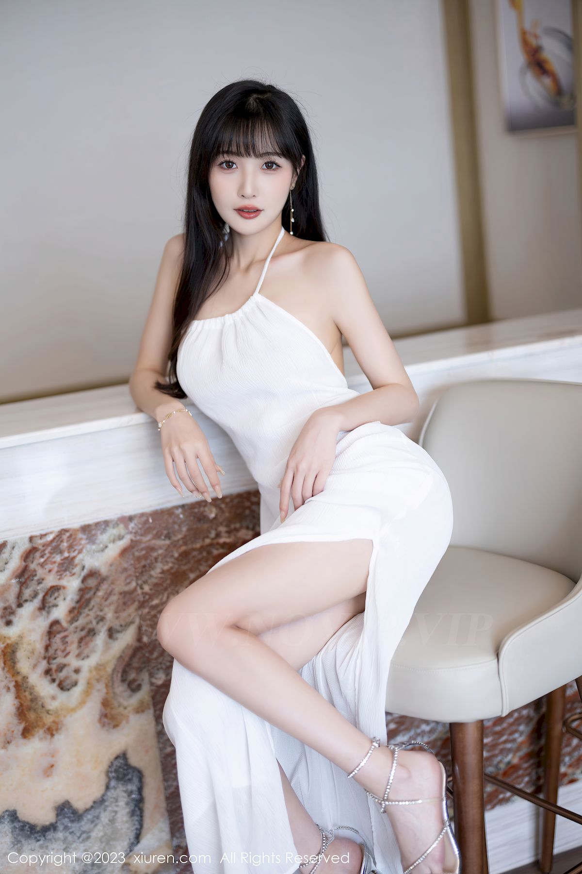 模特林星阑白色连衣长裙修长美腿性感写真