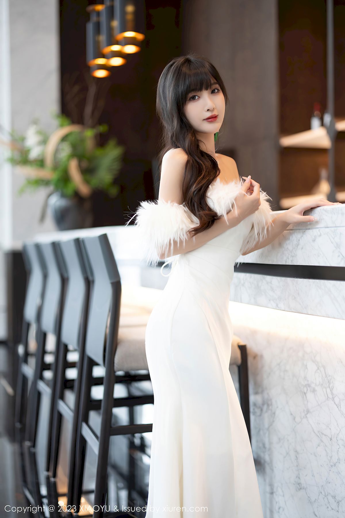 林星阑白色露肩长裙原色丝袜性感写真