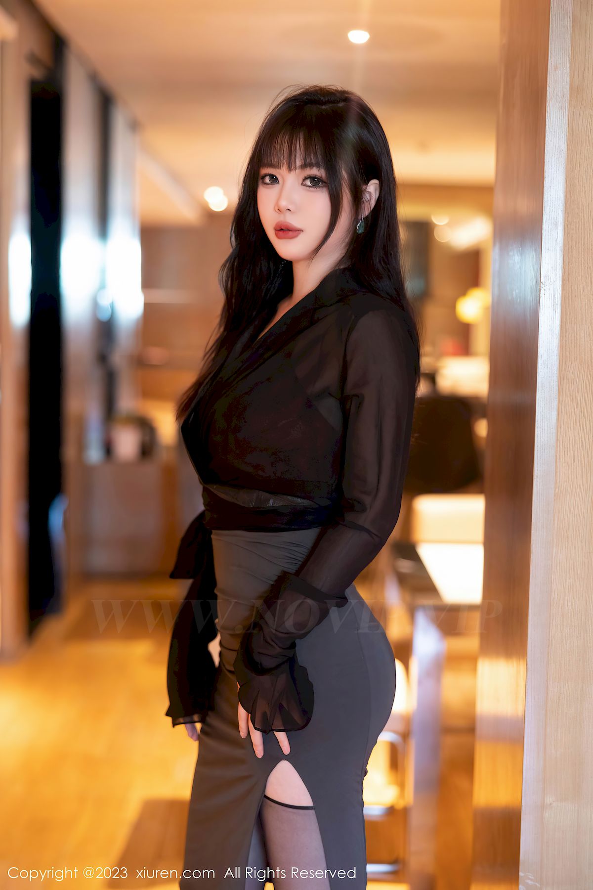 Arude薇薇黑色服饰搭配黑丝短裙性感写真