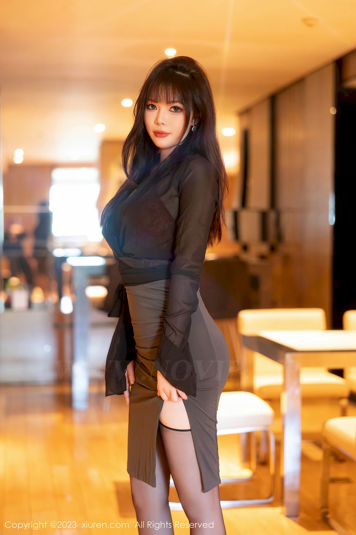 Arude薇薇黑色服饰搭配黑丝短裙性感写真
