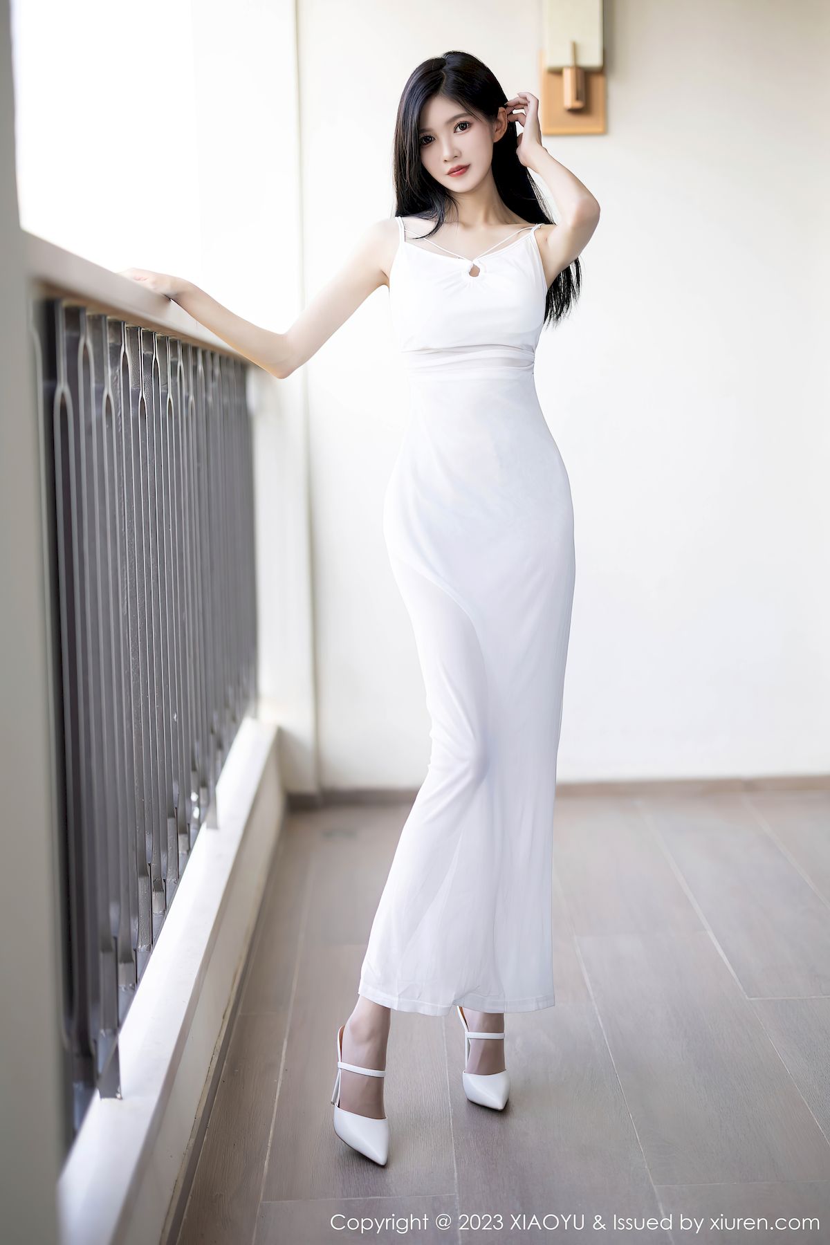 程程程-白色长裙服饰清秀身材性感写真