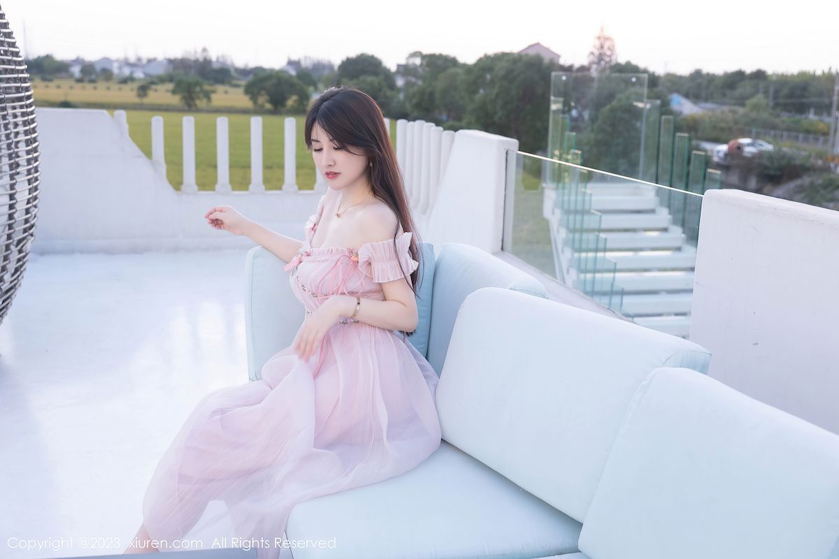 陈诗诗kiki粉色长裙搭配魅惑灰丝性感写真