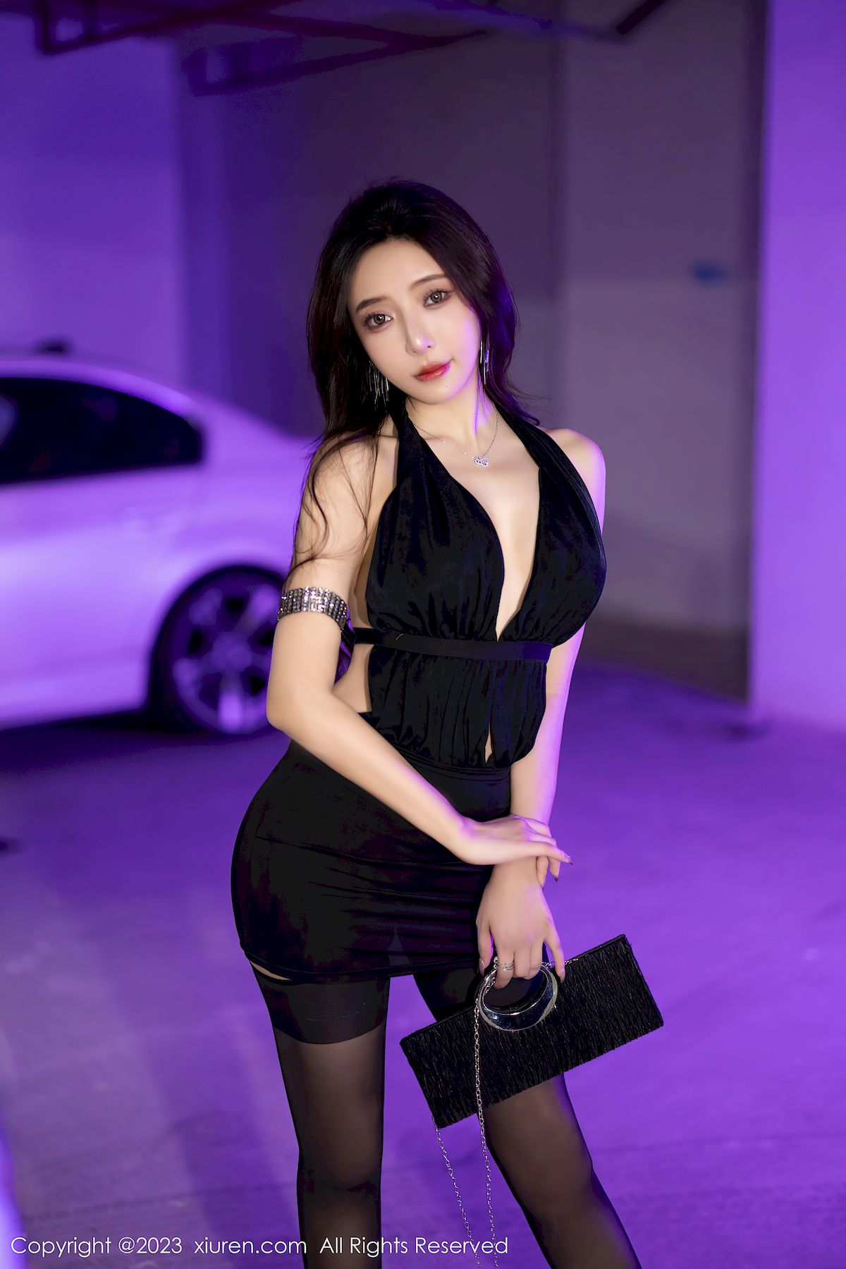 王馨瑶yanni黑色礼裙搭配美腿黑丝性感写真