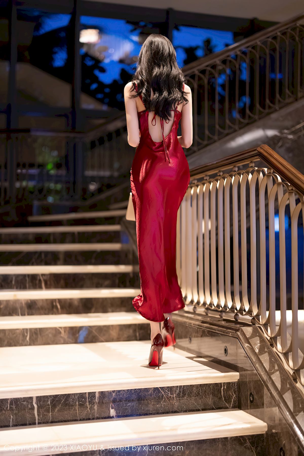 程程程-红色礼裙黑色蕾丝服饰海南旅拍