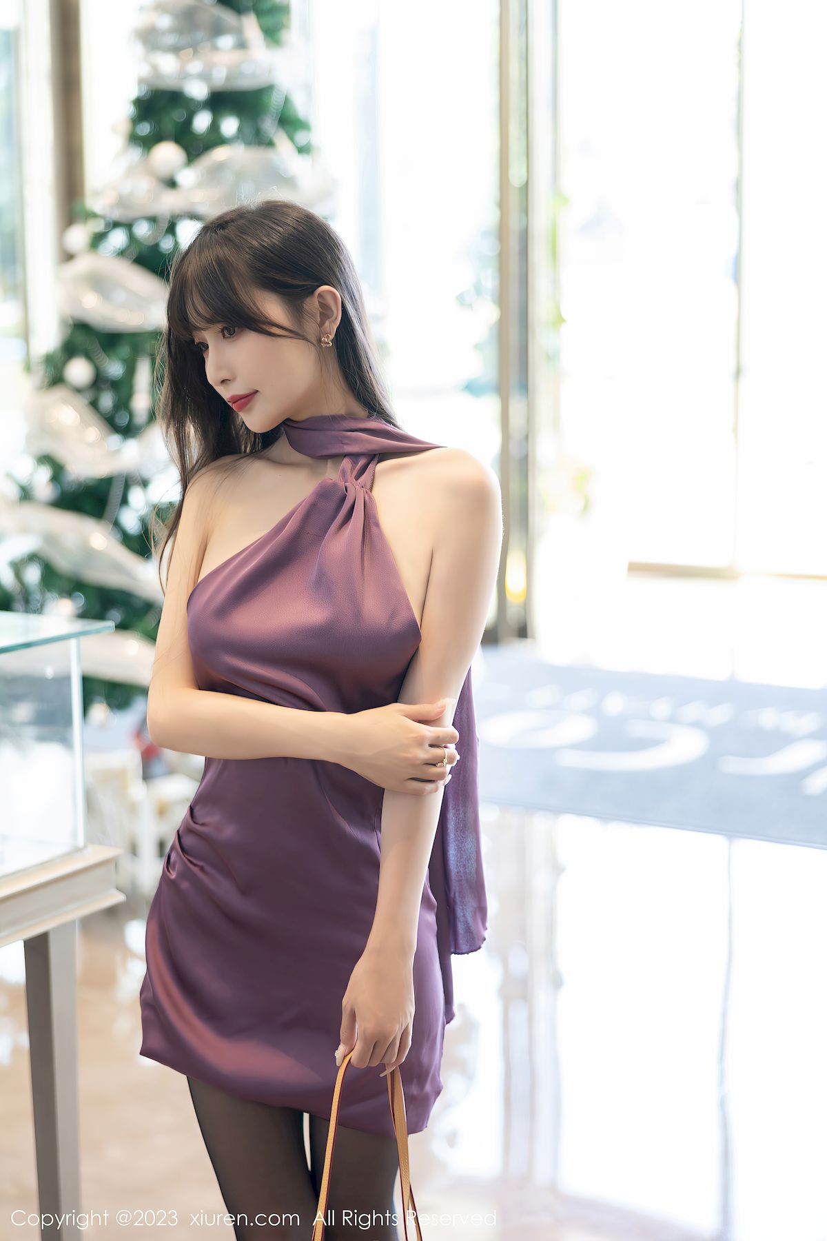 林星阑紫色露肩连衣短裙魅惑黑丝性感写真
