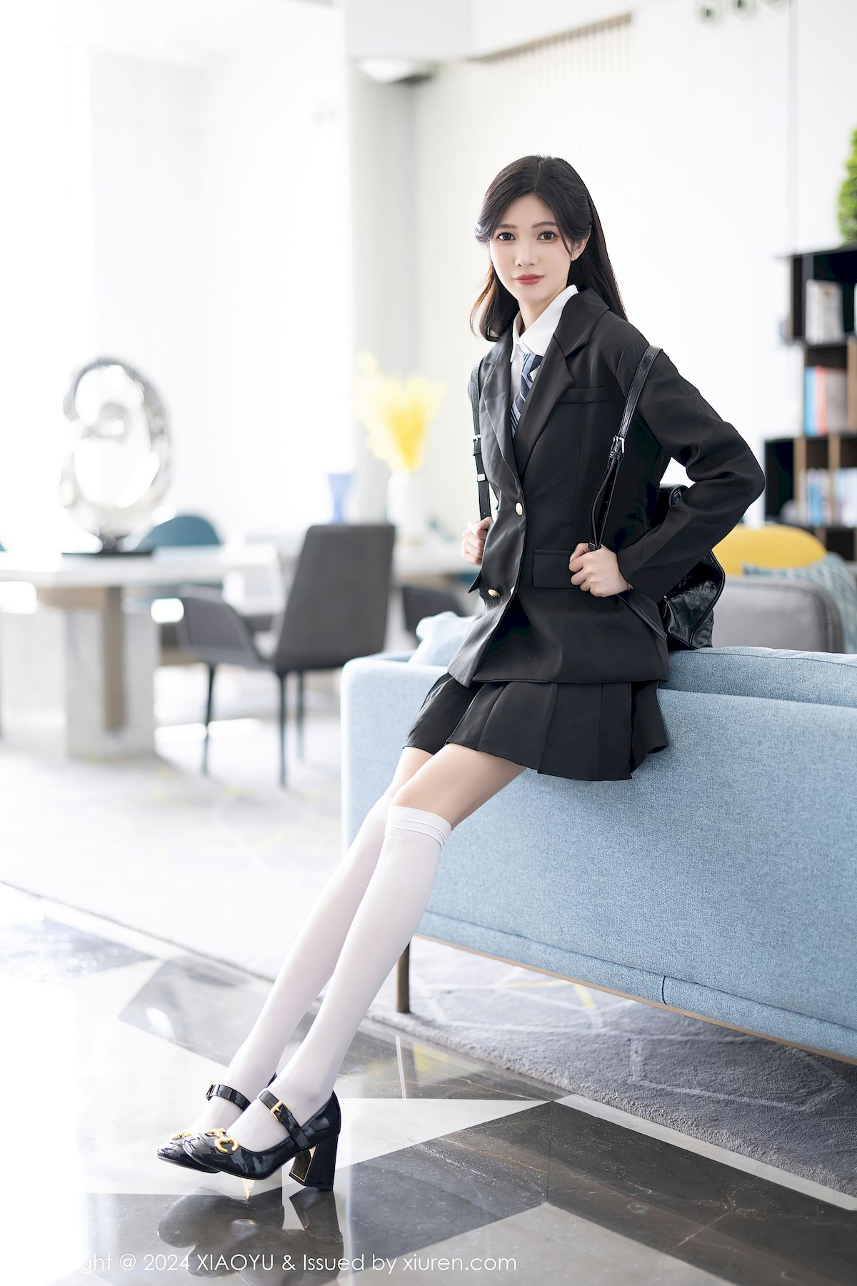 程程程-日系学妹制服白色长筒袜性感写真