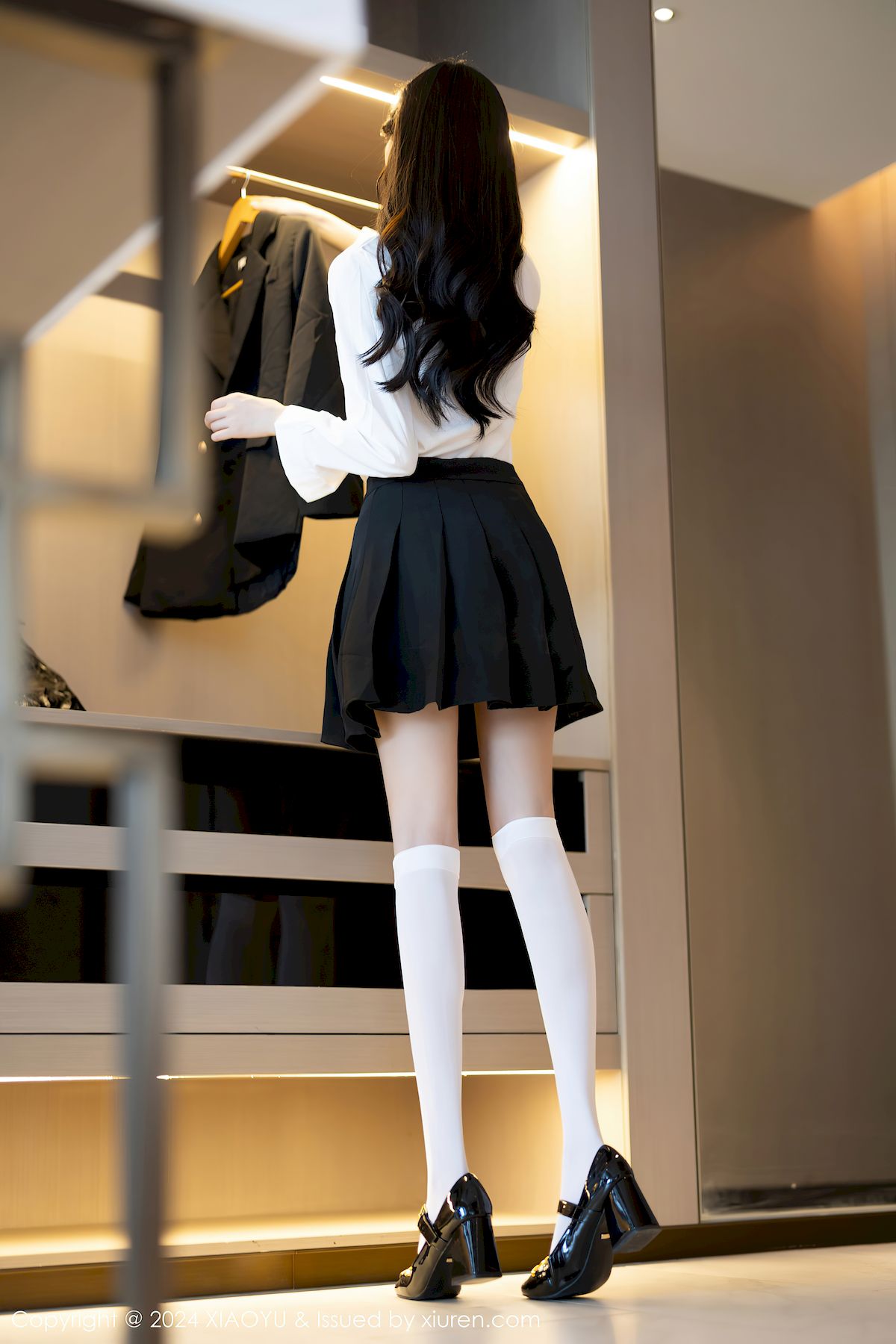 程程程-日系学妹制服白色长筒袜性感写真
